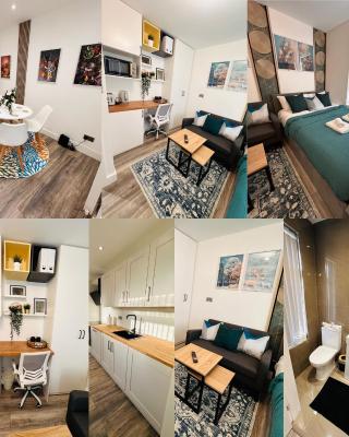 R2 - Newly renovated Luxury Private En-Suite Room in Harborne Park Road - Birmingham