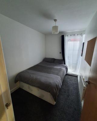 Quiet 2 bedroom flat in Darlington with free parking, wi-fi and more