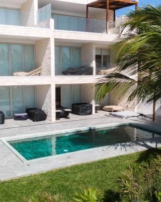 Beachfront Apartment Coral Vista