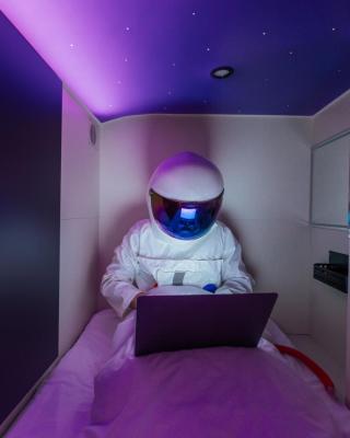 Capsule Hotel Constellation 91