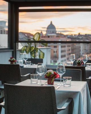 Twentyone Hotel