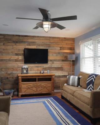 Island Time- beautifully renovated bay view home