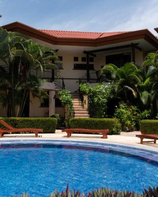 Family Condo Escape 2BR Gated Pool Jacuzzis Security Terrace 2km Walk Beach and Town