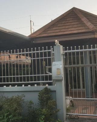 Pakin house