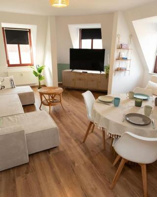 BOHO CHIC Markkleeberg, in Seenähe, 8 min bis ins Leipziger Zentrum mit der S-Bahn, Fast WIFI