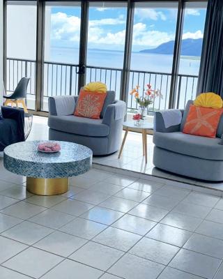 Cairns Ocean View Apartment in Aquarius