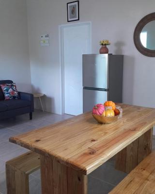Vee's Country Apartments