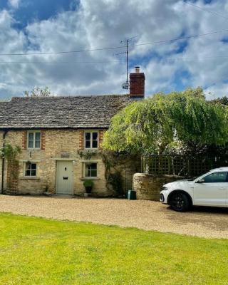 Luxury Cottage Dog friendly with Hot Tub