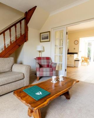 FIR TREE COTTAGE - Cosy 3 Bed Cottage in Penrhyn Bay with Beautiful Sea Views and Access to Snowdonia