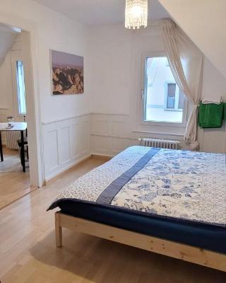 2 Zimmer Zentral-ruhig mit Flair Gertrud Schlössli