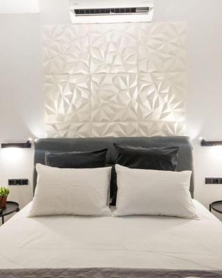 Begonia Suite - 5 min drive to Piraeus Port