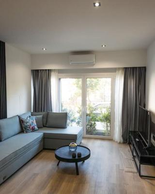 Azalea Suite - 5 min drive to Piraeus Port