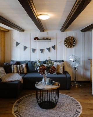 Bijou Beatus - Lakeview Sunset Retreat