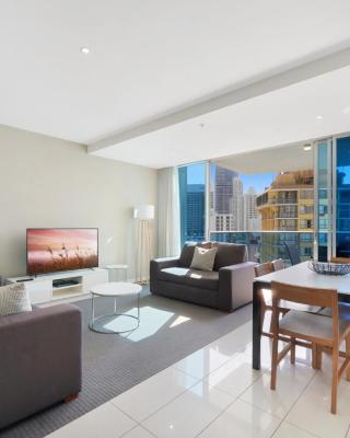 2-Bed Apt in Surfers Paradise with Pools and Gym