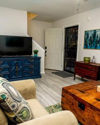 3 BR Townhome minutes to Uptown
