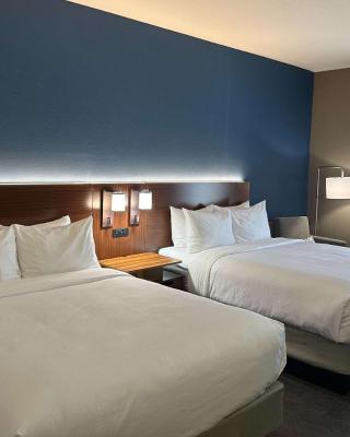 Comfort Inn & Suites Akron South
