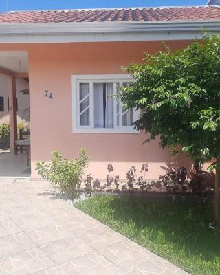 Confortável quarto em Matinhos