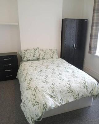 Double bed (R1) close to Burnley city centre