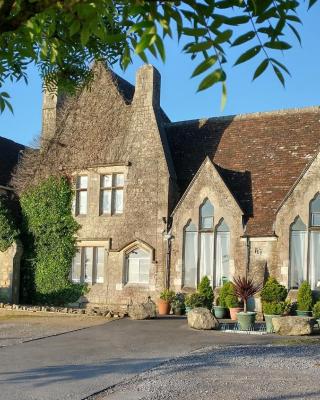 Schoolhouse Restaurant and Hotel