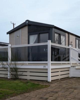 ELVIS, King Of The Caravans, 6 Berth