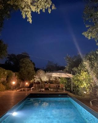 L Amourier chambres charme et confort avec Jacuzzi ou baignoire XXL