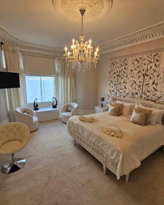 Merchant's View - Luxury Seaside Designer Retreat