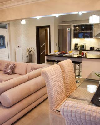 Gerasimos Dream House - 7 Minutes from the Airport
