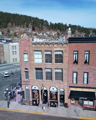 Historic Iron Horse Inn - Deadwood