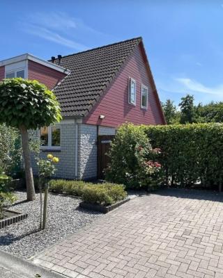 Vakantiehuis op Villapark Oesterbaai aan zee , met speeltuin grenzend aan de tuin