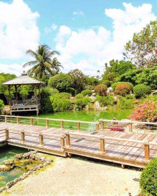 Exclusive Lake Tiny House in Beautiful Japanese Garden