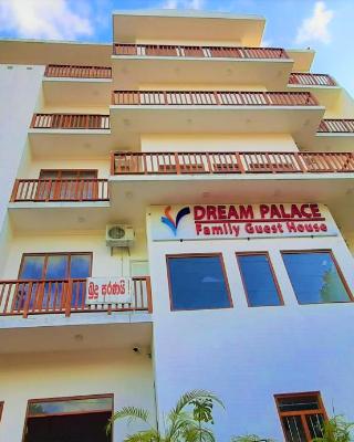 Dream Palace Family Guest House Mirissa , Beach 50m