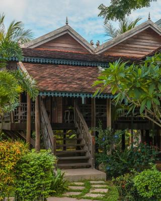 Phum Khmer Lodge - Village Cambodian Eco-Lodge