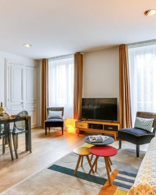 Apartments Paris Centre - At Home Hotel