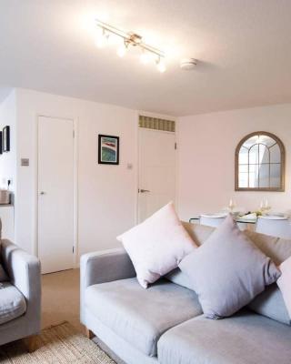 Modern Apartment in the Heart of Oxford with Secure Underground Parking