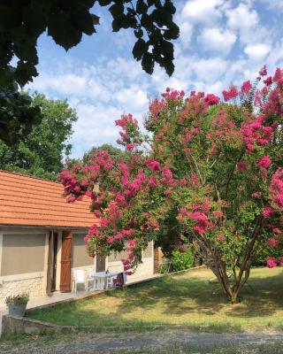 Au lilas rose Maison entre campagne et village