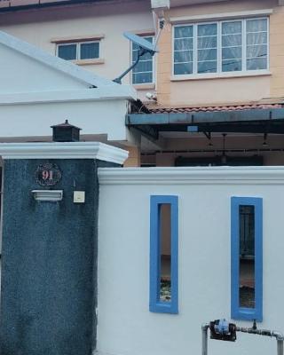 Eing's Homestay - Muslim And Mahram Only