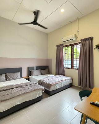 Muslim Homestay Teluk Intan ( Hotel Style Room ) by Mr Homestay