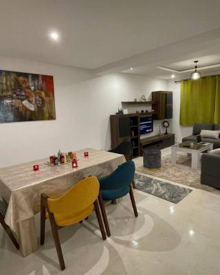Expérience de luxe ultime / Parking / Restaurant / Cafe / Carrefour