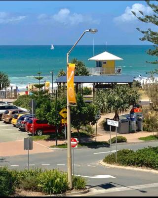 Ocean View - Alexandra Headlands Beachfront Unit