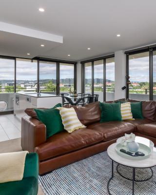 Spacious 2-Bed, Stunning Views in Central Canberra