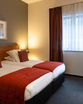 Budget Rooms by Ghent River