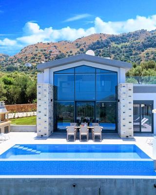 Moonlights Villas Heated Pool