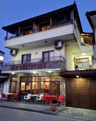 Nako Guest House bar&restaurants