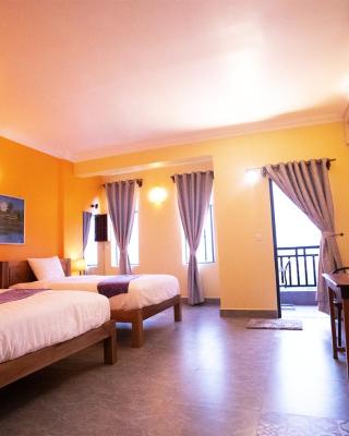 Daun Penh Palace Boutique