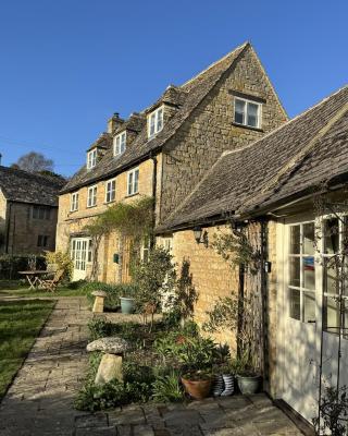 Guiting Guest House