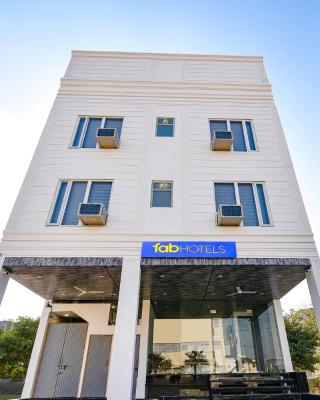 FabHotel The Premium Villa