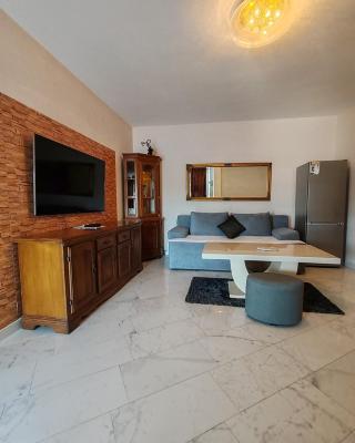 Villa Maxima u blizini plaže sa garažom i sigurnosnom kamerom