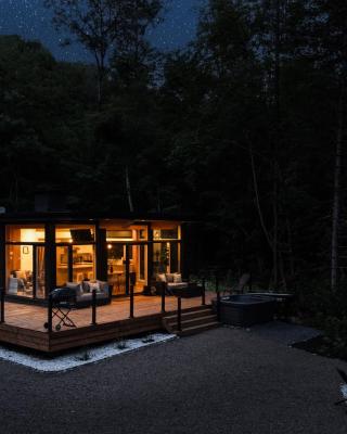 Starry Tremblant l Design Glass View Cabin Spa Lake