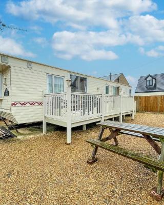 6 Berth Caravan In Hunstanton, Ideal For Seaside Holidays Ref 13004l