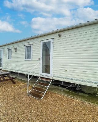 6 Berth Dog Friendly Caravan In Hunstanton In Norfolk Ref 13014l